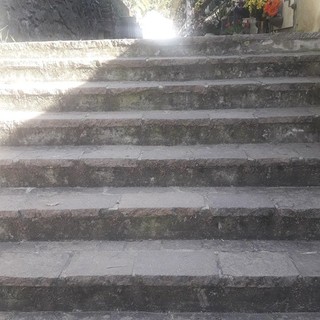Cimitero di Celle Ligure inadatto per i disabili. La segnalazione: &quot;Troppe scale. Non voglio far polemica, ma una riflessione&quot;