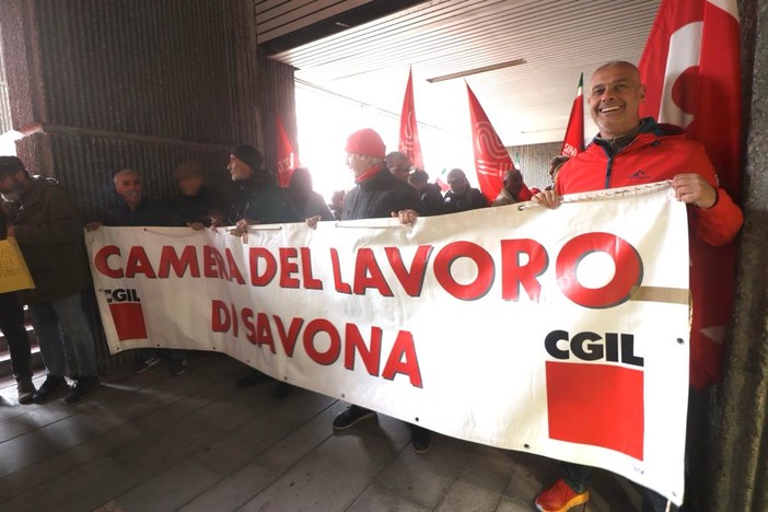 Cgil in protesta a Genova sul piano sociosanitario: &quot;Non risponde alle necessità del territorio e delle persone&quot;