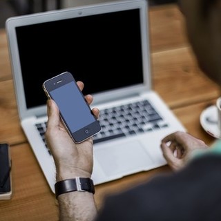 Lions Alassio e Polizia di Stato: all'Auditorium della Biblioteca civica una conferenza contro il Cyberbullismo