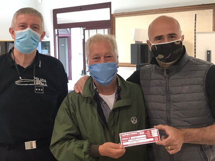 Albenga, tornano i calessi e viene riportato alla luce il vecchio registro dei carri