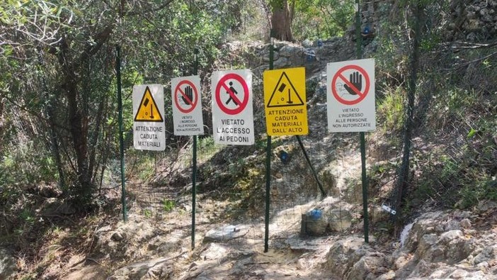 Accesso vietato alla spiaggia di Punta Crena: &quot;Danno noto da 6 anni, perché intervenire prima anziché vietare?&quot;