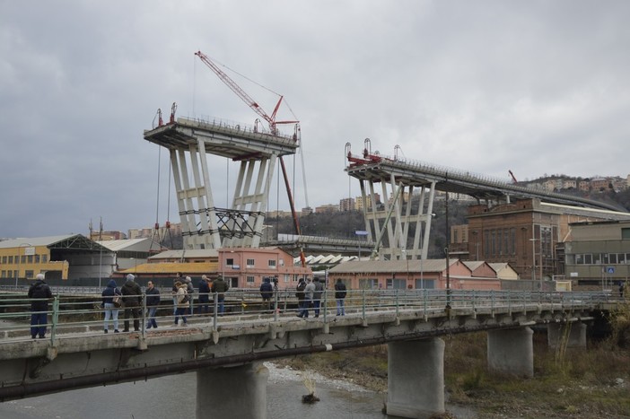 Ponte Morandi, Bucci: &quot;Abbattimento della pila 8 previsto per il 9 marzo con esplosivo&quot; e squilli di sirena