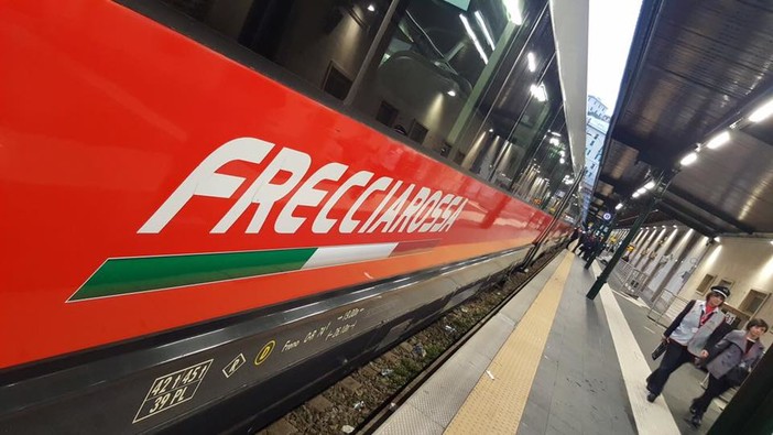 Treni, al via da oggi il collegamento diretto Genova-Venezia