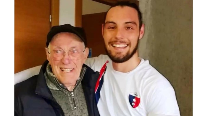 Nella didascalia: Luciano Dell'Orto assieme al nipote Luca Donaggio, bomber di Serie D