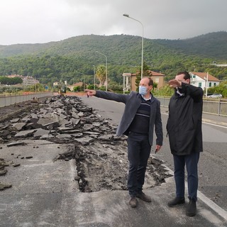 Andora, iniziata la demolizione del ponte di via Europa unita: ecco la nuova viabilità