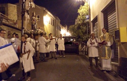 Un defibrillatore a Campochiesa d'Albenga