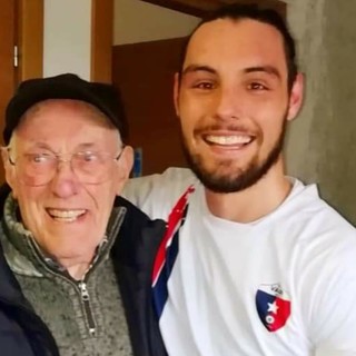 Nella didascalia: Luciano Dell'Orto assieme al nipote Luca Donaggio, bomber di Serie D