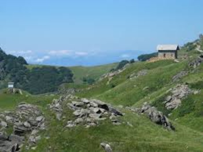 Parco del Beigua, sabato passeggiata dalla foresta del Deiva al lago dei Gulli