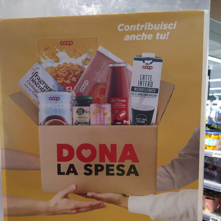 I finalesi &quot;instancabili nella solidarietà&quot;: altro record per il &quot;Dona la spesa&quot; con 888kg di materiale raccolto