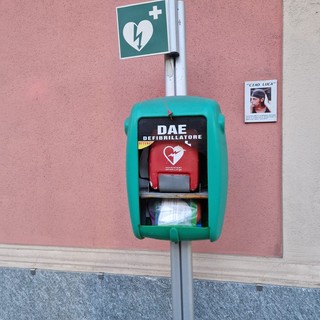 Savona, vandalizzata nuovamente la bacheca del defibrillatore di Zinola (FOTO)