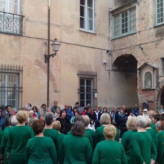 Le 50 splendide voci del coro femminile di Bangor incantano Albenga