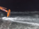 Celle, sale il livello del mare nel rio Ghiare: escavatori al lavoro nella notte (FOTO e VIDEO)