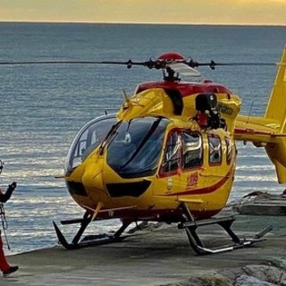Noli, sub riemerge e ha un malore: trasportato in elicottero all'ospedale San Martino