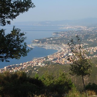 Il Beigua Geopark visto dalla Madonna della Guardia di Varazze