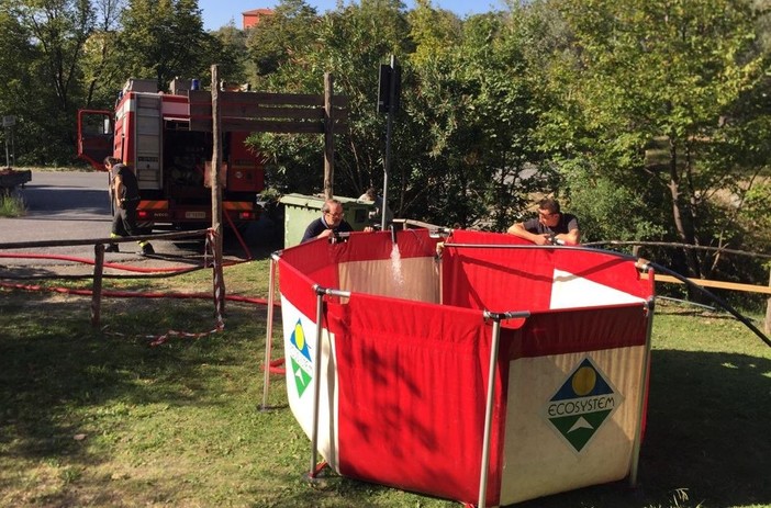 Arnasco, emergenza acquedotto: arrivano le autobotti dei vigili del fuoco per integrare le vasche