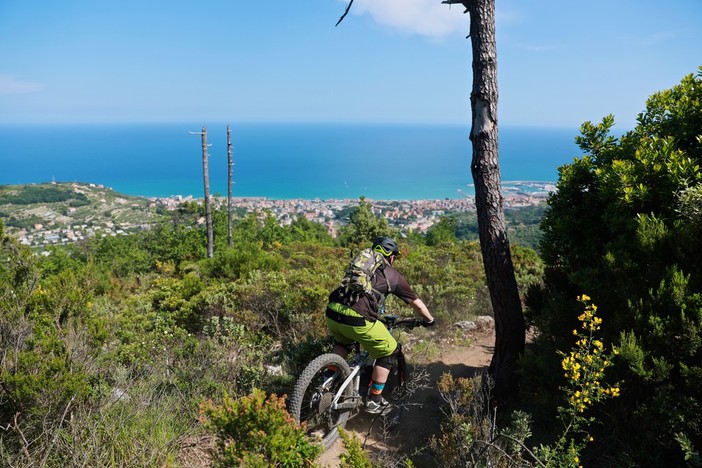 A Pietra Ligure la seconda tappa della e-Enduro mtb 2018