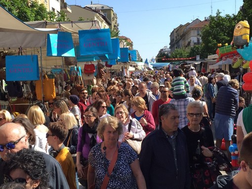 &quot;Gli Ambulanti di Forte dei Marmi&quot; a Vado Ligure lunedì 17 aprile