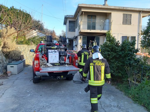 Albisola Superiore: esplosione in una abitazione, una persona ferita (FOTO)