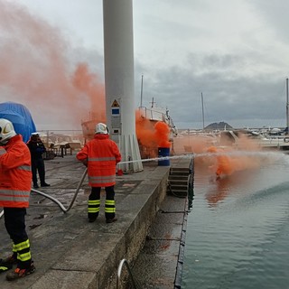 Incendi simulati di barche con feriti: nei porti di Loano e Alassio due giornate di esercitazione per i soccorritori