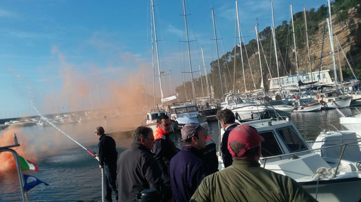 Esercitazione antincendio nel porto di Alassio