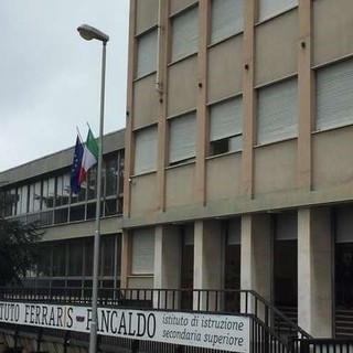 Savona, lettera del preside del Ferraris Pancaldo agli studenti e alle famiglie: &quot;Occorrerà comportarsi in modo responsabile anche nella propria vita privata&quot;