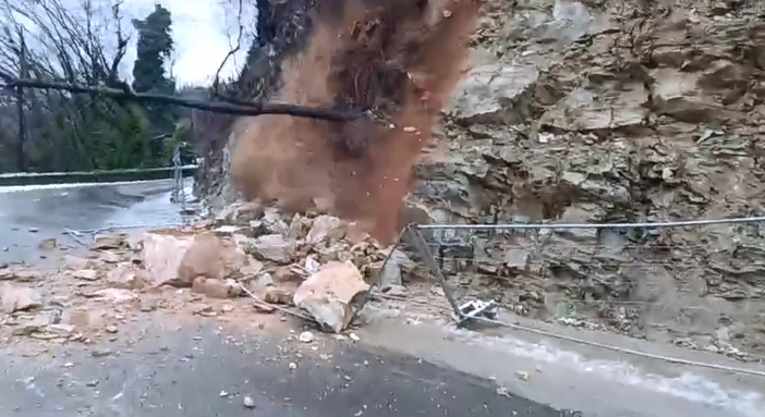 Bormida, frana sulla provinciale 38: strada chiusa (VIDEO)