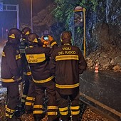 Savona, frana in Lungomare Matteotti: vigili del fuoco e polizia locale sul posto (FOTO)