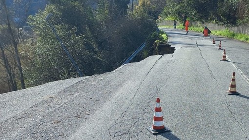 Frana sulla Sp12, la testimonianza di un savonese: &quot;La mattina c'era già una crepa e la strada era in pendenza&quot;