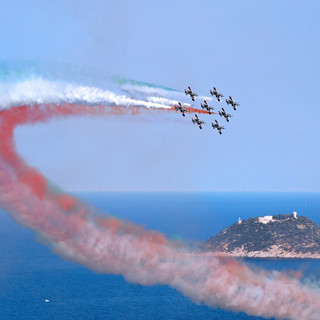 I Comuni di Alassio e Imperia uniti sotto la bandiera delle Frecce Tricolori