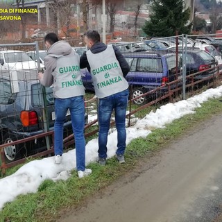 Deposito incontrollato di rifiuti: la Finanza sequestra tre aree ad Albenga, Ceriale e Altare