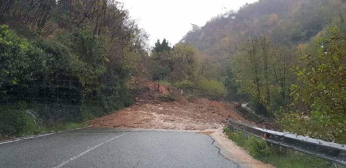 Frana al Maschio sul colle di Cadibona, Savona e Val Bormida ancora separate