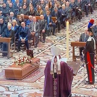 Le immagini dei funerali in Duomo di Silvio Berlusconi (foto dallo speciale Tg5)