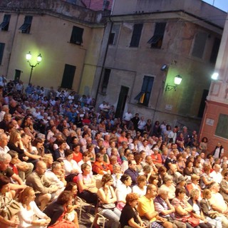 La scrittrice Lidia Ravera inaugura la rassegna &quot;Parole ubikate in mare&quot;