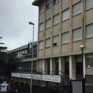 Savona,  1.400 candidati per 400 posti al concorso per insegnanti che si tiene al Ferraris Pancaldo