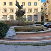 Savona, la &quot;fontana del pesce&quot; senza acqua e spenta, il Comune deve sostituire la pompa