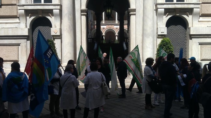 I dipendenti delle farmacie comunali: &quot;Chiediamo trasparenza all'amministrazione&quot;