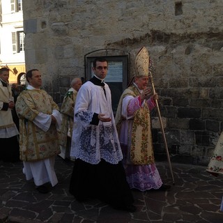 Albenga: il vescovo Olivieri ha celebrato la messa di Ognissanti