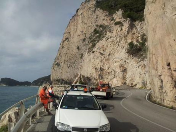 Frana a Capo Noli: l'Aurelia riapre alle 15.30