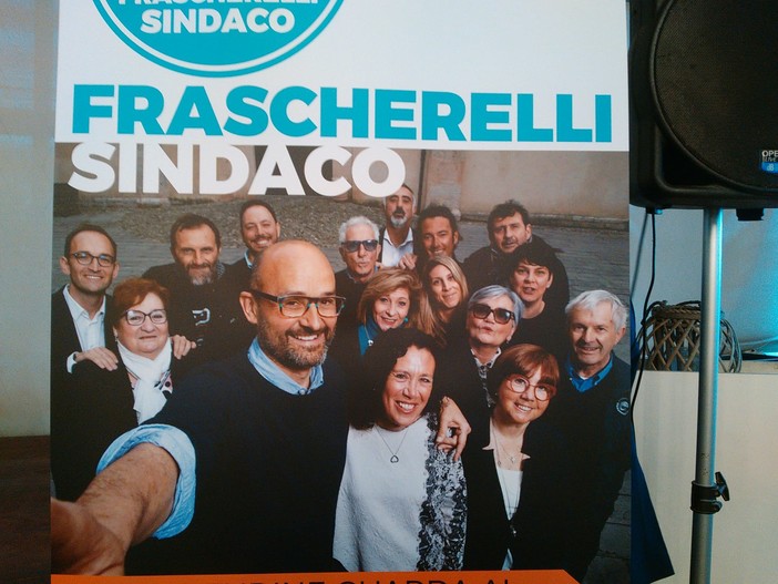 Finale Ligure: il sindaco uscente Ugo Frascherelli svela la nuova squadra nella Sala Boncardo (VIDEO)