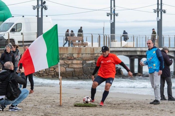 Alassio, spuntano i primi nomi della nona edizione di &quot;Footgolf in spiaggia&quot; pro Airc