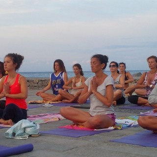 Free Yoga Village, ultime lezioni gratuite a Laigueglia e Alassio