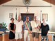 La famiglia Sammarone da oltre 55 anni in vacanza a Pietra Ligure: l'omaggio dell'amministrazione comunale (FOTO)