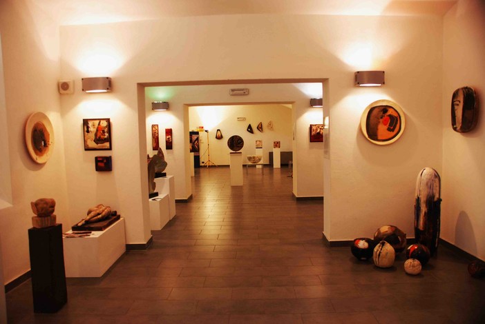 Prorogata la mostra dei ceramisti a Cairo Montenotte