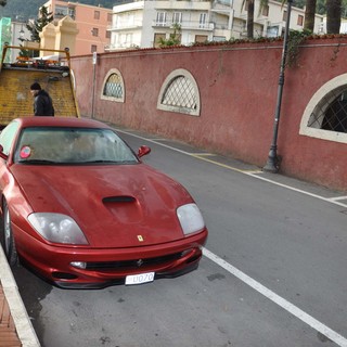 Ecco l'auto ritrovata sul lungomare di Laigueglia