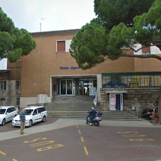 Finale, investe una ragazza e scappa: pirata della strada rintracciato dalla polizia locale