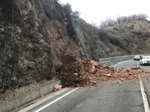 Movimento franoso sulla strada del Colle di Cadibona (FOTO)