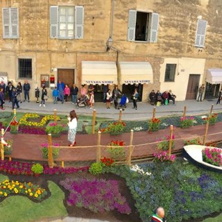 Albenga: passeggiata e chiacchierata floreale con il FAI