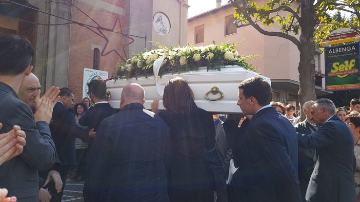 Albenga piange Davide Molinari: oggi l'ultimo saluto