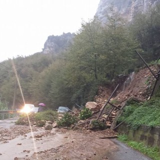 Finale Ligure, frane in tutto il territorio: chiusa l'Aurelia al Porto, la Provinciale del Melogno, per Feglino e l'Autostrada