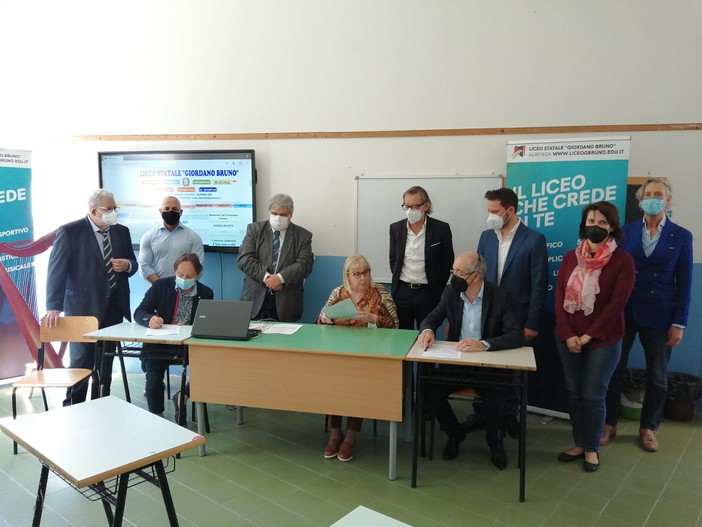 Albenga: firmato il protocollo d’intesa tra Liceo, E.L.F.o Liguria e Fondazione Oddi per la Summer School